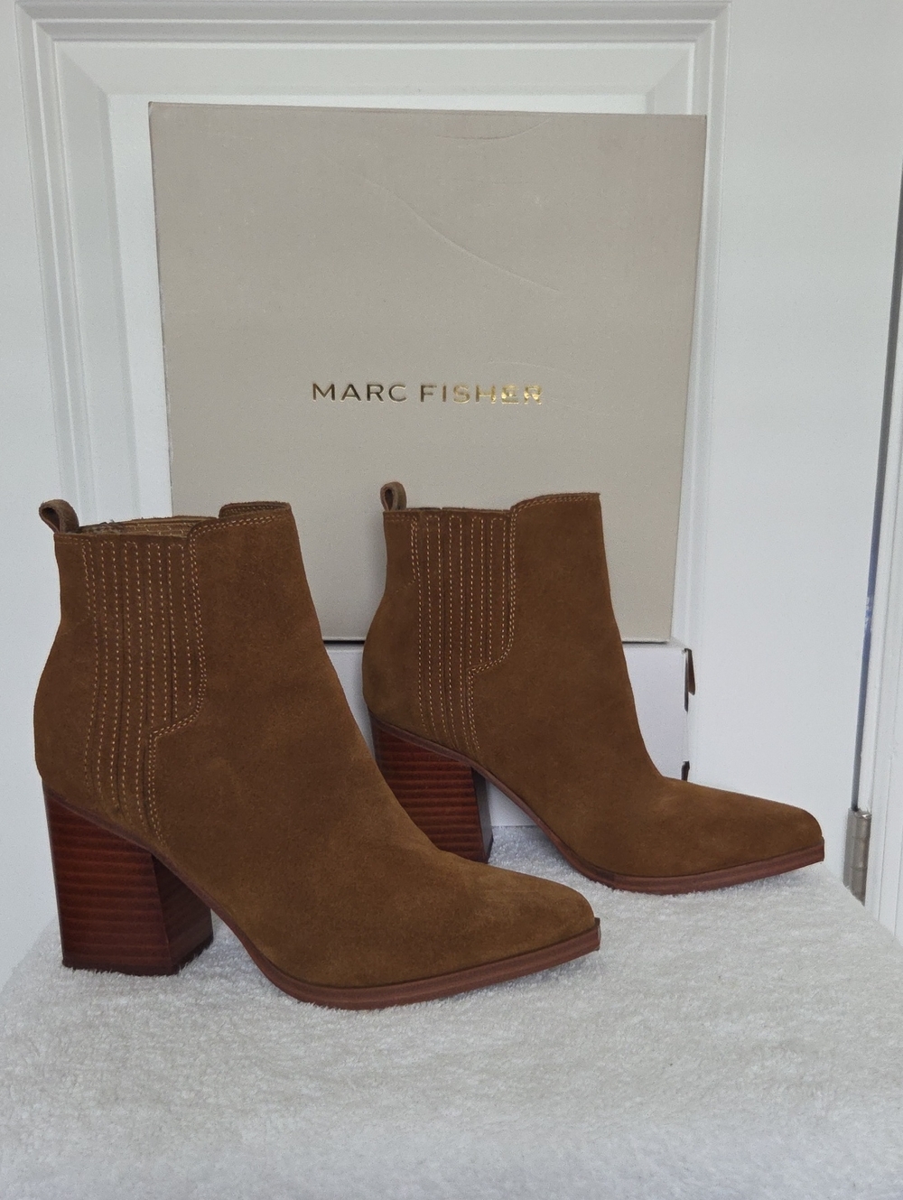 New! Never Worn! Marc Fisher Tan Suede Block Heel Ankle Booties